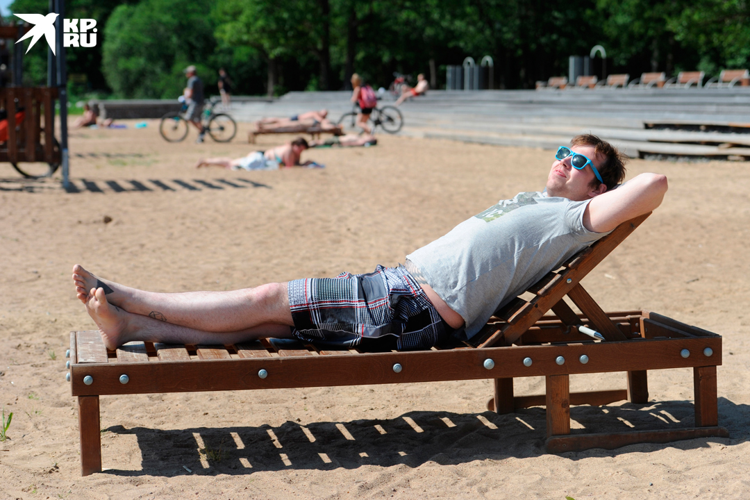 Пляж «Морские Дубки» неплохой, но вода очень грязная. Купаться не рекомендуем.