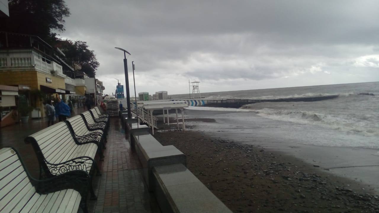 На море шторм в три балла