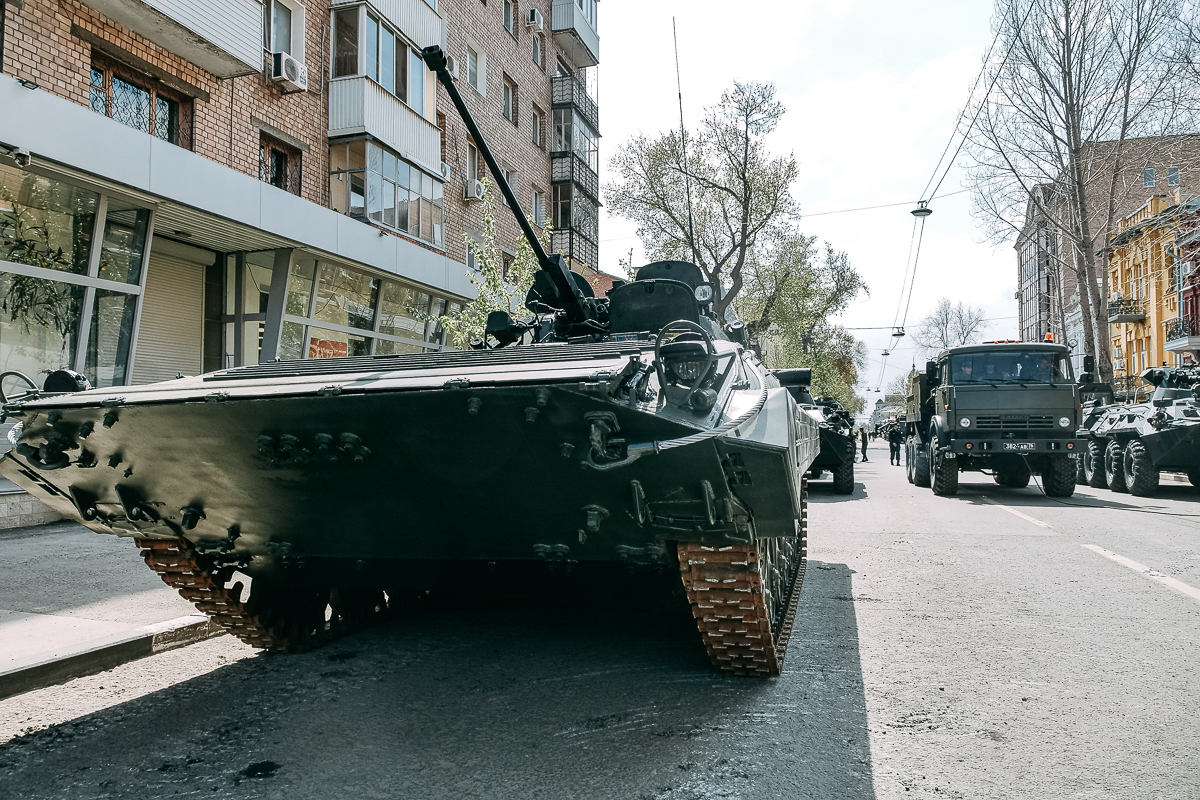 В Самару привезли несколько бронетранспортеров БТР-82А