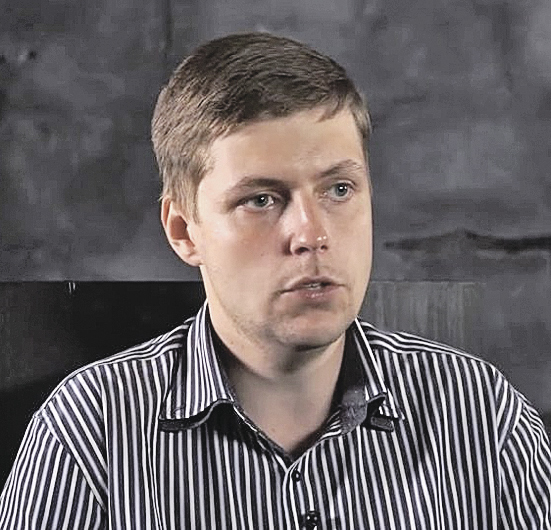 Олег Комолов.