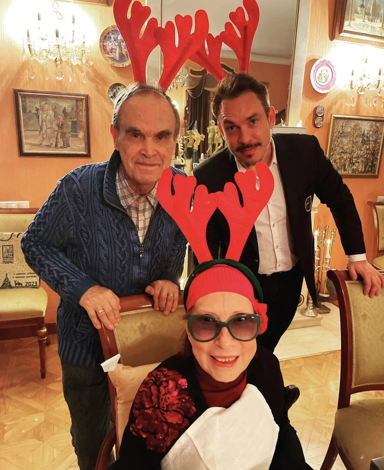 Инна Михайловна с мужем и сыном. Это ее последнее фото в соцсетях.