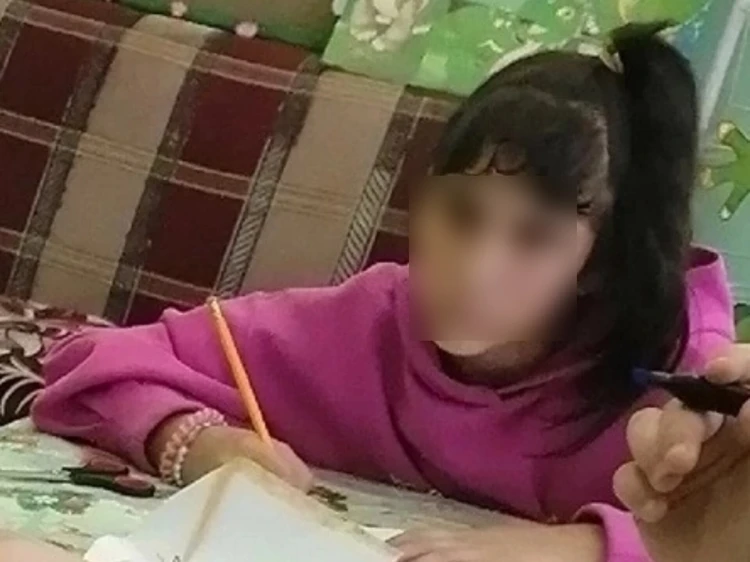 Мама не контактирует с ребенком и проживает в другом городе