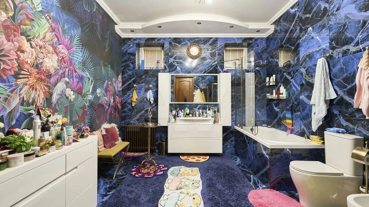 Лариса Долина