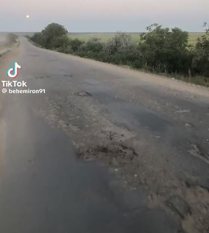 Дороги "убивают" машины. Фото: скрин видео