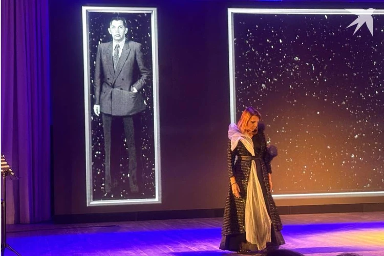 Екатерина Рождественская на сцене &ndash; &laquo;Катька, Катышок, Катюха&raquo;, так в посвященном ей стихотворении дочку ласково называл отец.