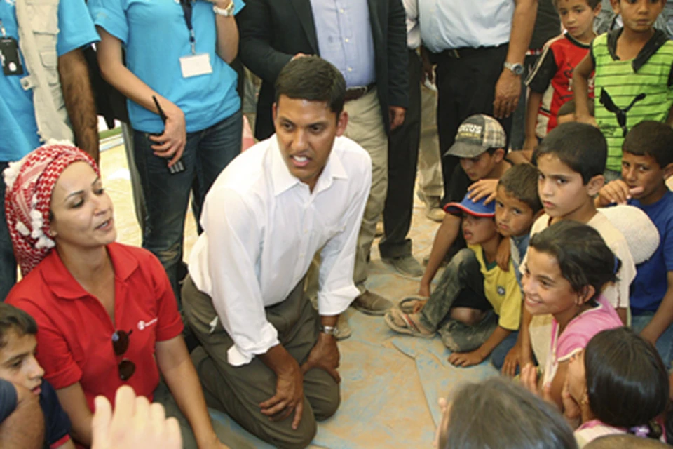 Одна из акций USAID: встреча с детьми сирийских беженцев в иорданском городе Мафрак (близ границы с Сирией). Сентябрь 2012 г.