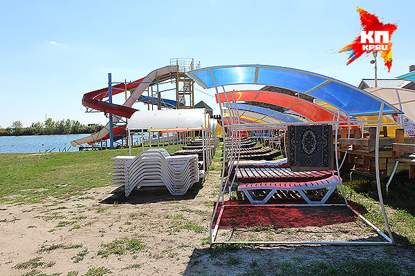 Основная часть турбазы вполне обычная - пляжи лежаки. 