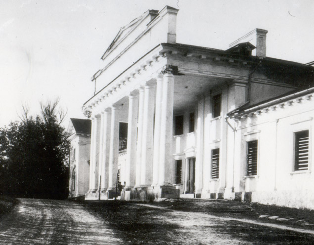 А вот так он выглядел в 1923 году. Фото из архива Логойского горисполкома.