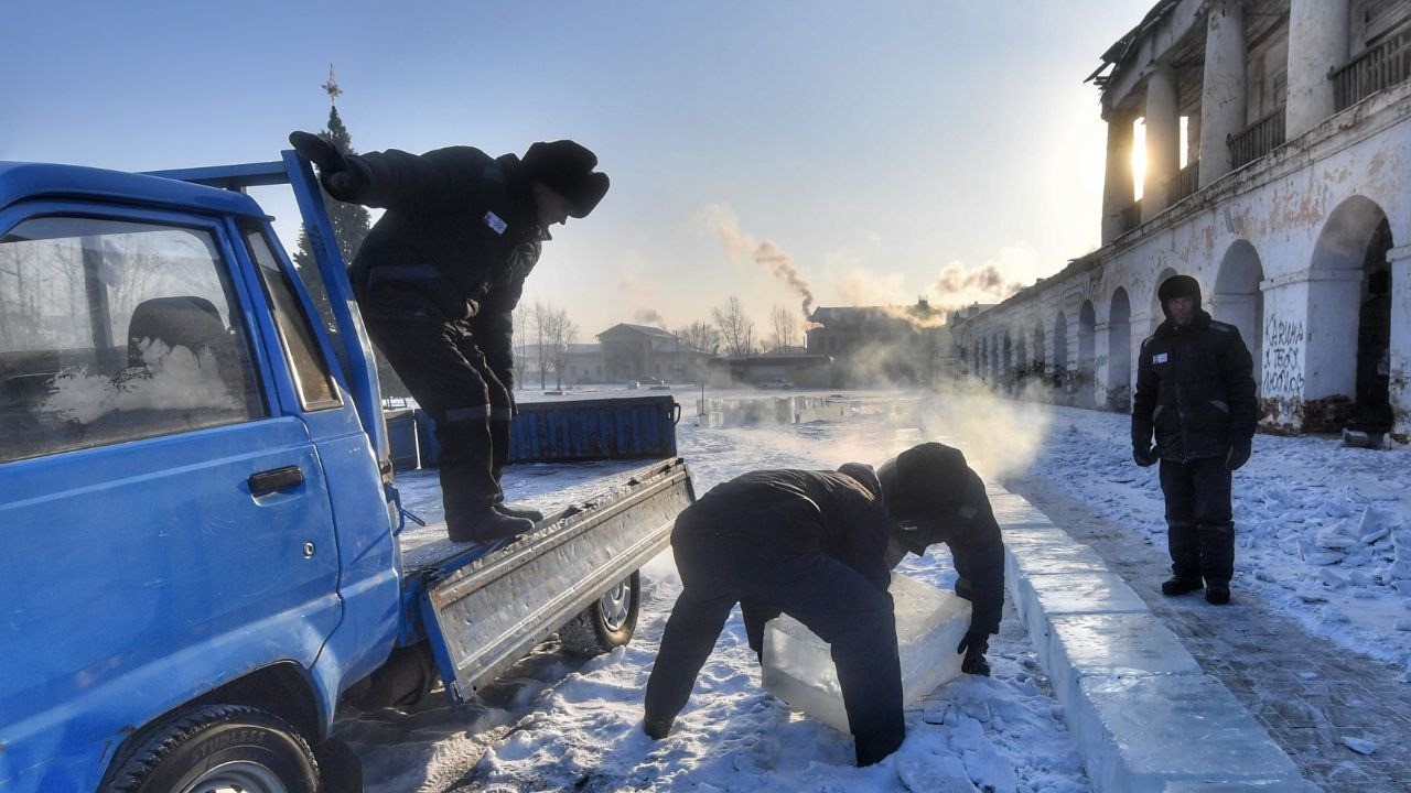 Как глубинка Москву переупрямила. В предместье дедморозовского Великого  Устюга автостоперы познали удивительное - KP.RU